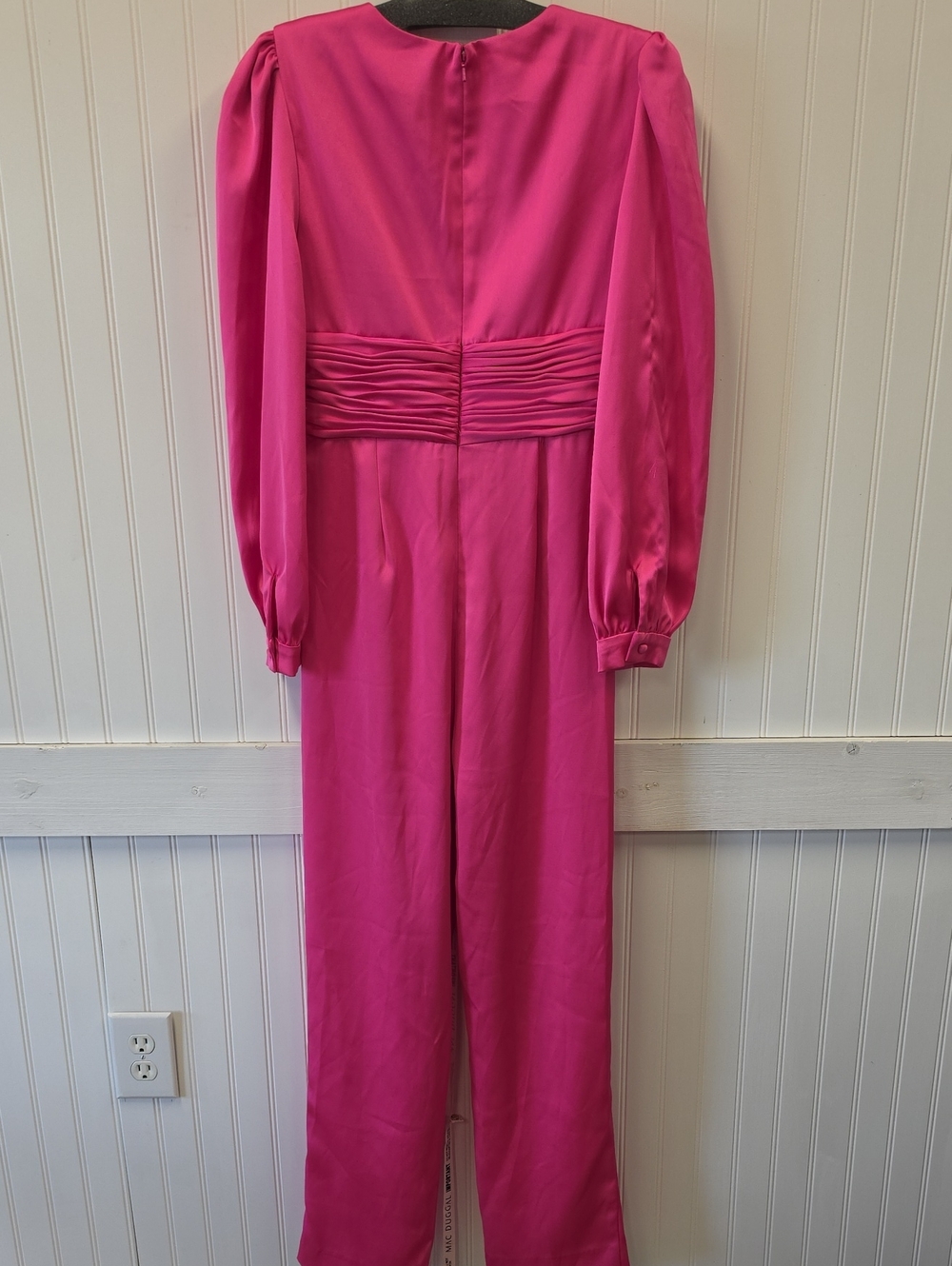 Mac Duggal NWT Fuchsia Pink Plunge Neck Long Sleeve Satin Jumpsuit Size 6 #A2647 - Picture 10 of 10